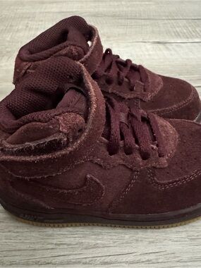 Nike Air Force 1 Mid LV8 Burgundy Crush 859338-600 Toddler Shoes size 8C RARE